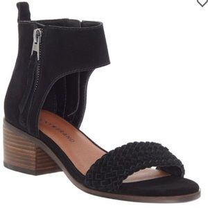 Black leather Lucky Brand Sandals